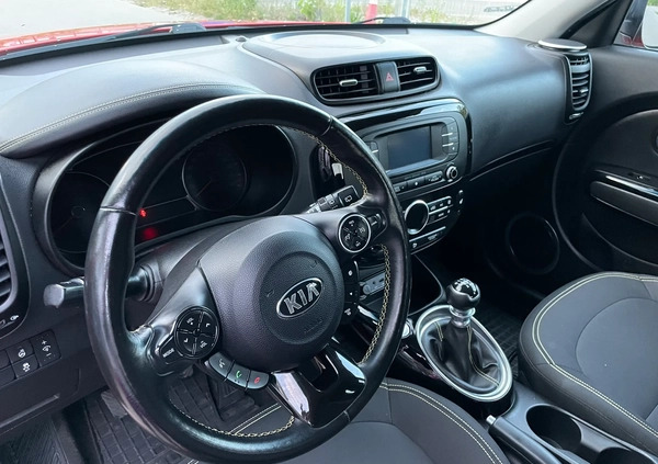 Kia Soul cena 47500 przebieg: 66500, rok produkcji 2014 z Ząbki małe 497
